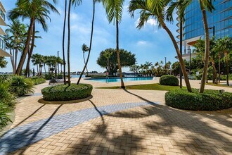 2451 Brickell Ave in Miami, FL - Building Photo - Building Photo