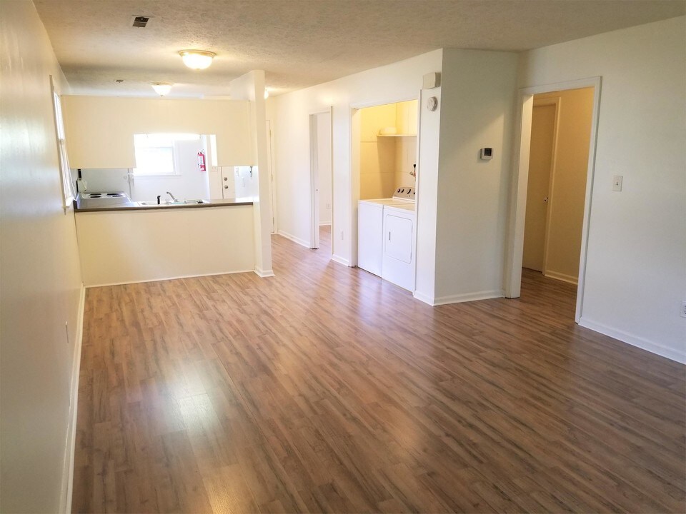 1609 Donington Ct-Unit -A in Lynchburg, VA - Building Photo