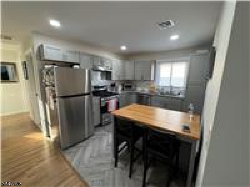 261 Schuyler Ave in Kearny, NJ - Building Photo
