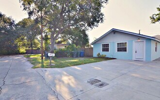 509 Beverly Ave NW in Largo, FL - Building Photo