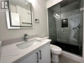 41 Mosley St in Aurora, ON - Building Photo - Building Photo