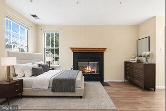 2 Highstream Ct in Germantown, MD - Foto de edificio - Building Photo