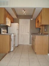 327 Carthage Ct in Bloomingdale, IL - Building Photo - Building Photo