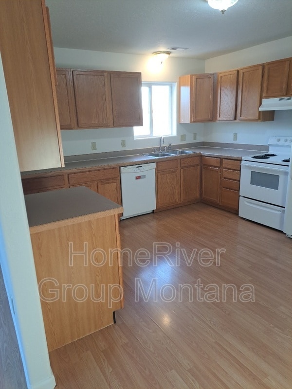 property at 220 N Grant St