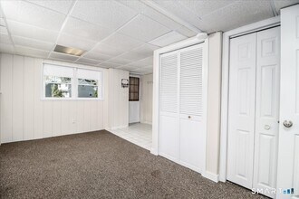 25 Maplewood Ave in Westport, CT - Building Photo - Building Photo