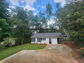 8930 Continental Trail in Gainesville, GA - Building Photo