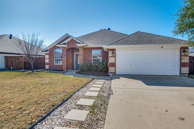 228 Lottie Ln in Saginaw, TX - Building Photo - Building Photo