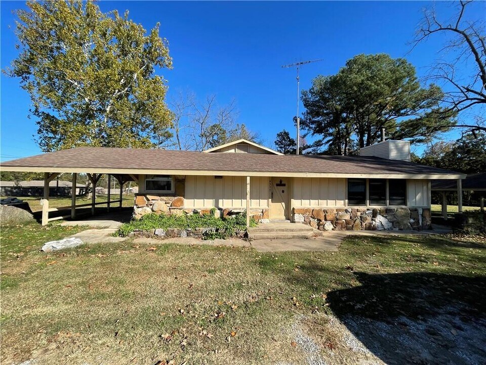 4315 S 1st St in Rogers, AR - Building Photo