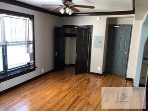 846 W Montrose Ave in Chicago, IL - Building Photo - Building Photo