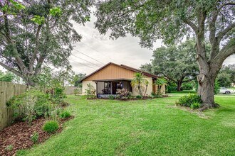 5111 Cimarron Dr in Lakeland, FL - Building Photo - Building Photo