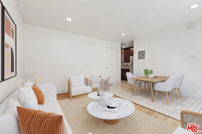 2400 Vanderbilt Ln in Redondo Beach, CA - Building Photo - Building Photo