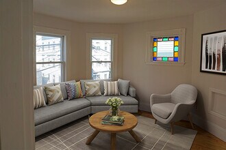 40 Calvin St, Unit 2 in Somerville, MA - Building Photo - Building Photo