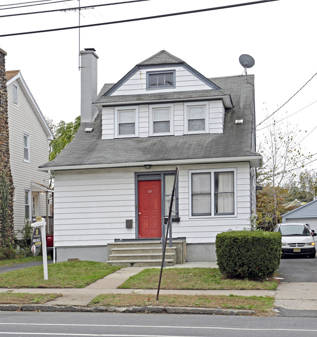 327 Haledon Ave in Haledon, NJ - Building Photo - Building Photo