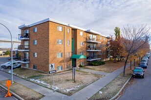 Green Gables in Calgary, AB - Building Photo