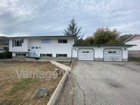 166 Cariboo Rd in Kelowna, BC - Building Photo