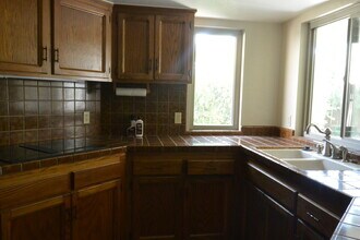 1933 S Royal Oaks Dr in Visalia, CA - Building Photo - Building Photo