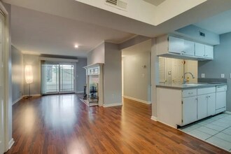 262 Hillsboro Pl in Nashville, TN - Building Photo - Building Photo