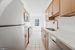 612 Washington Pl in Chesterbrook, PA - Building Photo