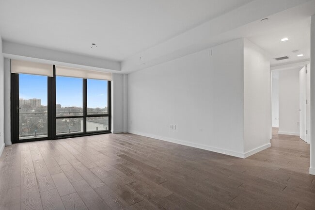 320 ADOLPHUS Ave in Cliffside Park, NJ - Building Photo - Building Photo