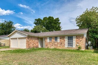 8013 Emerald Hills Way in North Richland Hills, TX - Building Photo - Building Photo