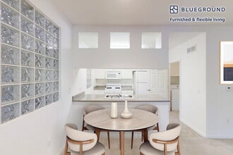 3200 Rubino Dr in San Jose, CA - Foto de edificio - Building Photo