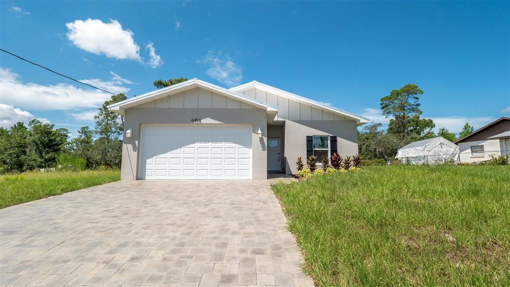 6454 Freeport Dr in Spring Hill, FL - Building Photo