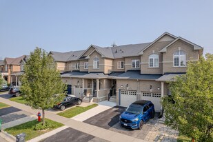 37 Teal Crest Cir in Brampton, ON - Building Photo