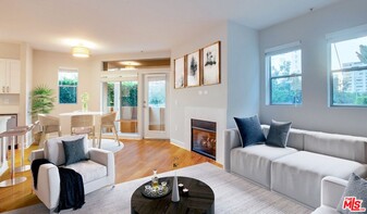 348 Hauser Blvd in Los Angeles, CA - Building Photo