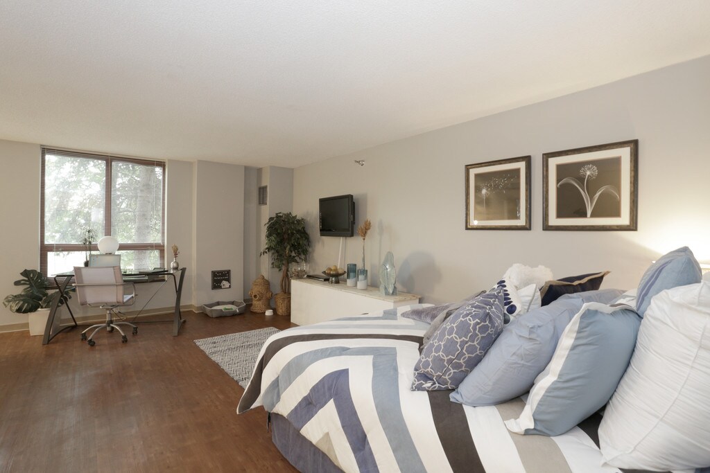 The Towers at Four lakes Apartments in Lisle, IL