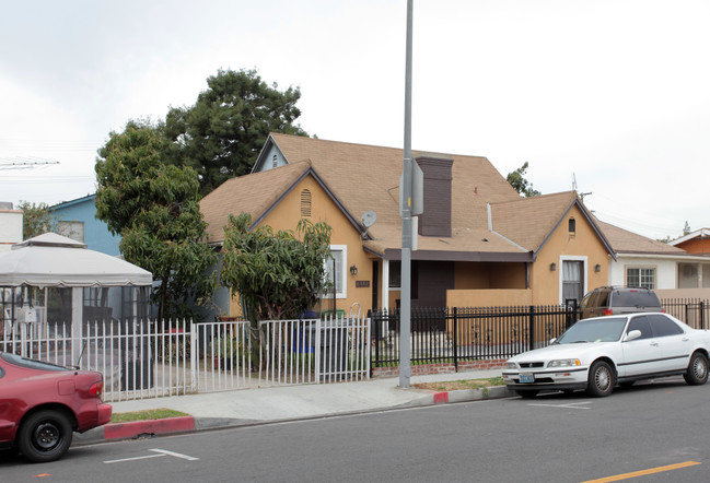 6351 Gentry St in Huntington Park, CA - Foto de edificio - Building Photo