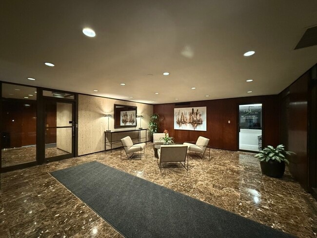 1 E Scott St in Chicago, IL - Building Photo - Building Photo