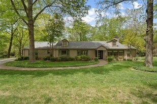 101 Graybridge Rd in St. Louis, MO - Building Photo