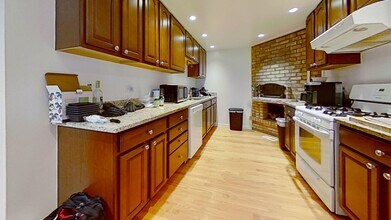 719 W Buckingham Pl, Unit BK 2 in Chicago, IL - Building Photo - Building Photo