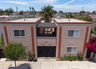 1033 Hoffman Ave in Long Beach, CA - Building Photo - Building Photo