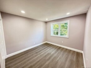 719 E 217th St in Bronx, NY - Building Photo - Building Photo