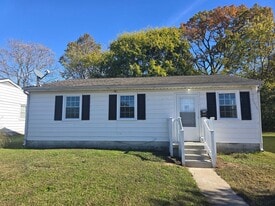 217 S 14th Ave in Hopewell, VA - Building Photo