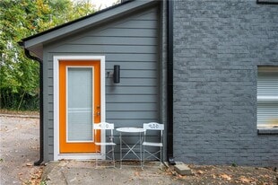 1170 Greenwich St SW in Atlanta, GA - Building Photo