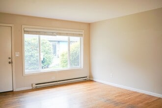 920 SE 50th Ave-Unit -920 in Portland, OR - Building Photo - Building Photo