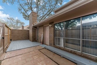 13911 Hollowgreen Dr in Houston, TX - Building Photo - Building Photo