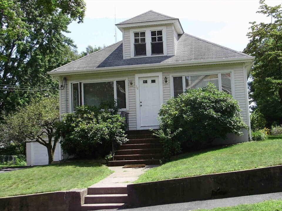 36 Pennsylvania Ave in Newton, MA - Building Photo