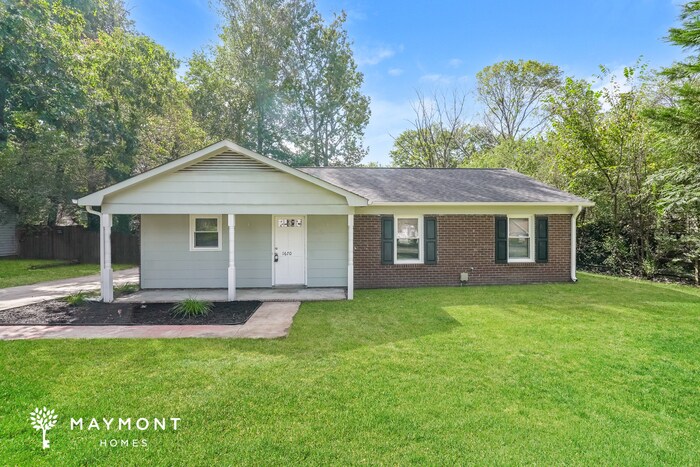 1670 Village Pl in Winston-Salem, NC - Building Photo