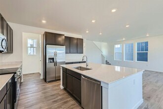 1986 S Fultondale Ct in Aurora, CO - Building Photo - Building Photo