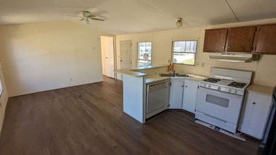 9 Boulder Dr in Milford, ME - Building Photo - Building Photo