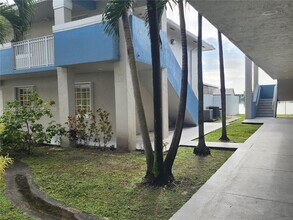 8360 NW 103rd St in Hialeah Gardens, FL - Building Photo - Building Photo