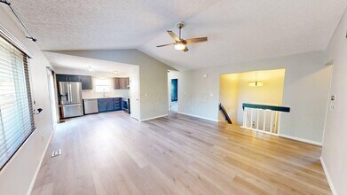 5709 Nike Dr in Hilliard, OH - Building Photo - Building Photo