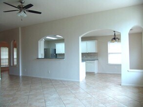 4915 Lochman Ln in Pearland, TX - Building Photo - Building Photo