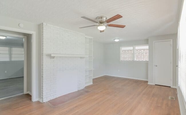 115 S 1659 in Lyman, SC - Foto de edificio - Building Photo