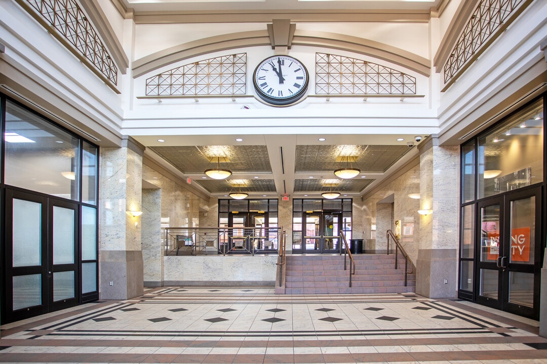 Grand River Station in La crosse, WI - Foto de edificio