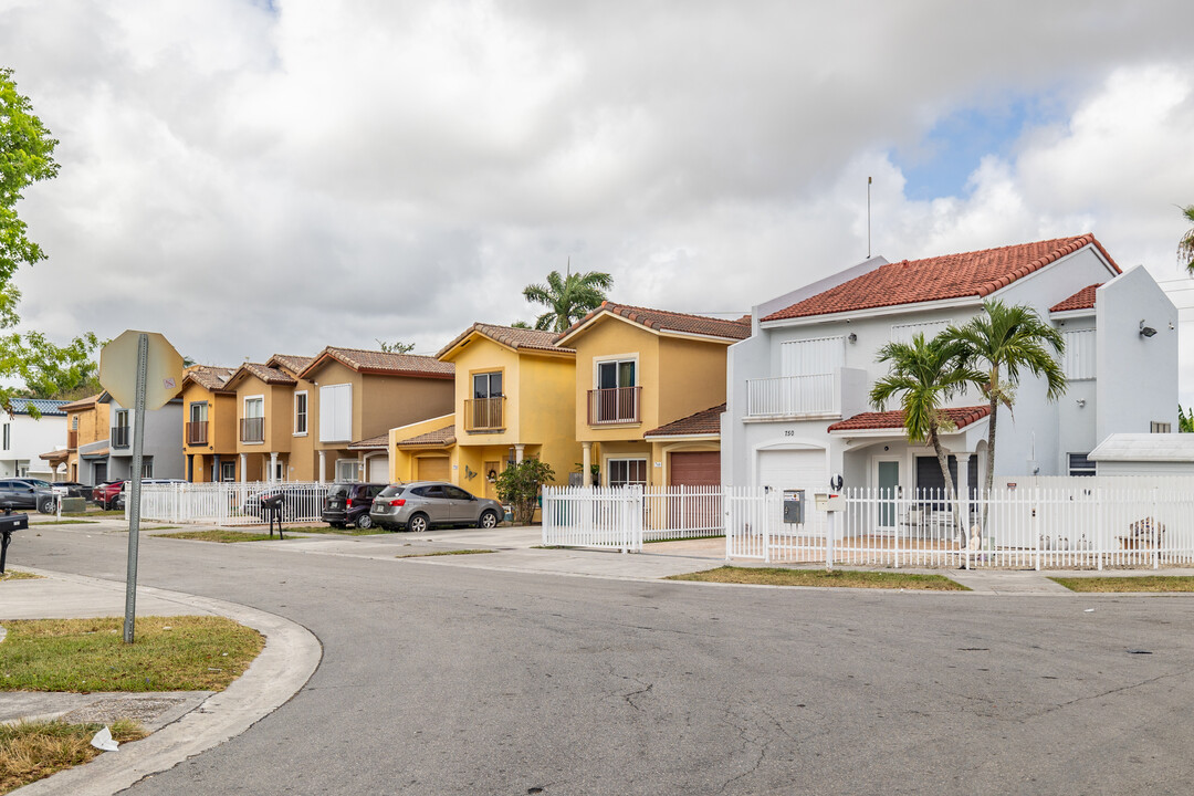 Keys Winds Villas in Florida City, FL - Building Photo