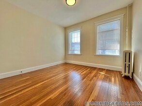 37 Wendell St, Unit 33 in Cambridge, MA - Building Photo - Building Photo